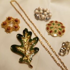 6 nice pieces of vintage Sarah Coventry jewelry